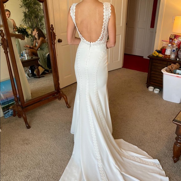 Wedding Dress! Ivory Base - Picture 2 of 7